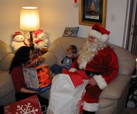 2001-12-24-Xmas-eve-07-Santa-Chance-Suzi.JPG