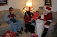 2001-12-24-Xmas-eve-08-Santa-Chance-Vale-Suzi-Justin.JPG