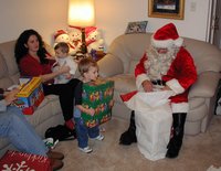 2001-12-24-Xmas-eve-10-Santa-Chance-Dax-Suzi.JPG