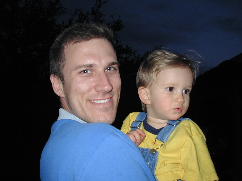 2001-03-31-momspicnic-travis-chance1.jpg