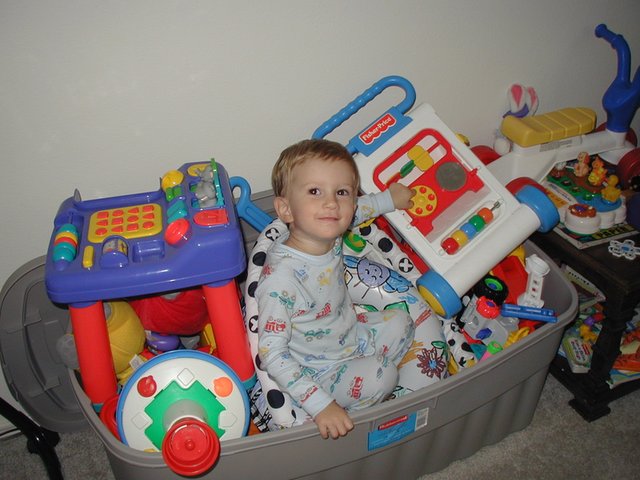 2001-08-18-Chance-in-toybox-2.jpg