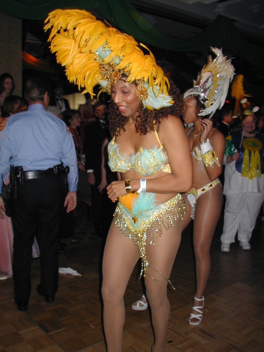 2002/01(January)/CoronationBall/1024x768_2002-01-12-MG-Coronation-29.JPG