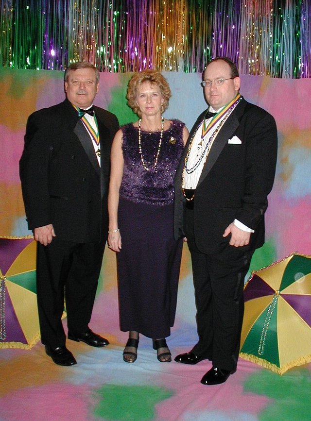 2002/01(January)/CoronationBall/640x480_2002-01-12-MG-Coronation-06-Jim-Janeen-John.JPG