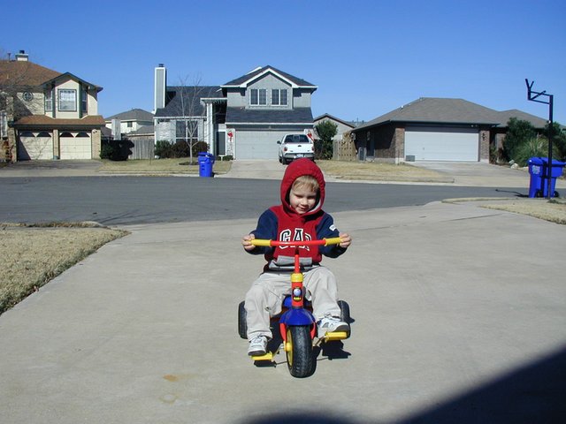 2002/01(January)/Misc/640x480_2002-01-08-Chance-trike-3.JPG