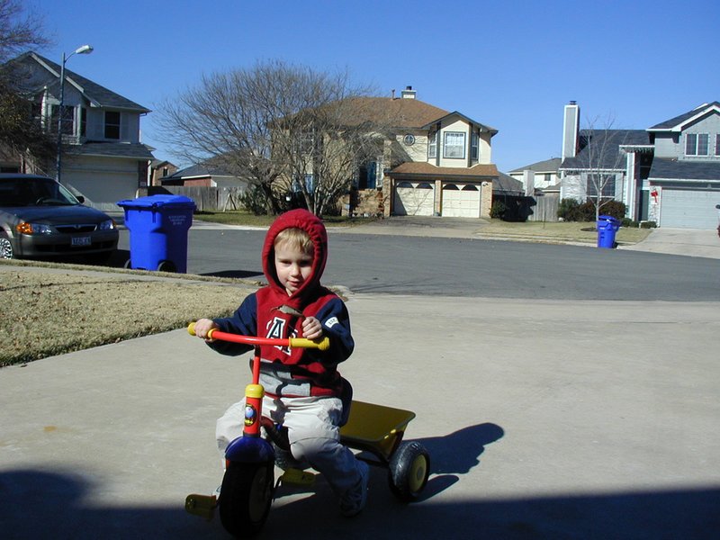 2002/01(January)/Misc/800x600_2002-01-08-Chance-trike-2.JPG