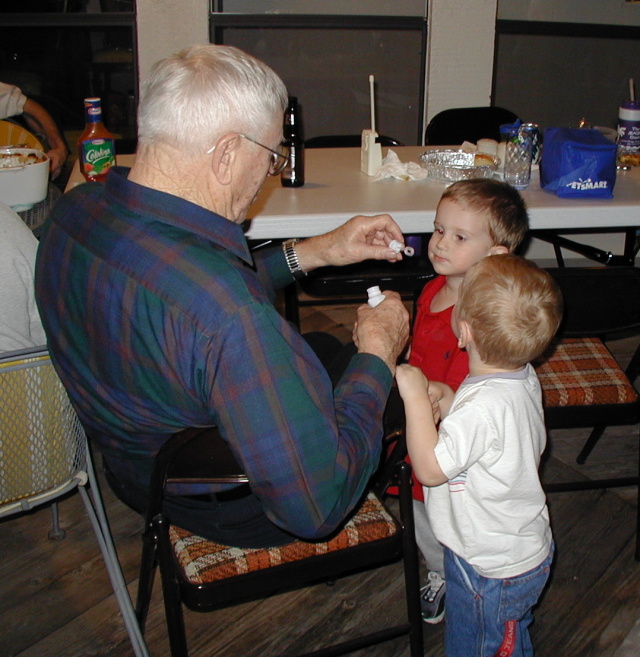 2002/02(February)/640x480_2002-02-25-28-Chance-Melvin-Vale-bubbles.JPG