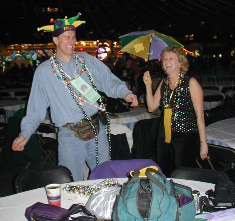 2002/02(February)/MardiGras/800x600_2002-02-08-Mardi-Gras-Beans-n-Jeans-4-Travis-Janeen.JPG