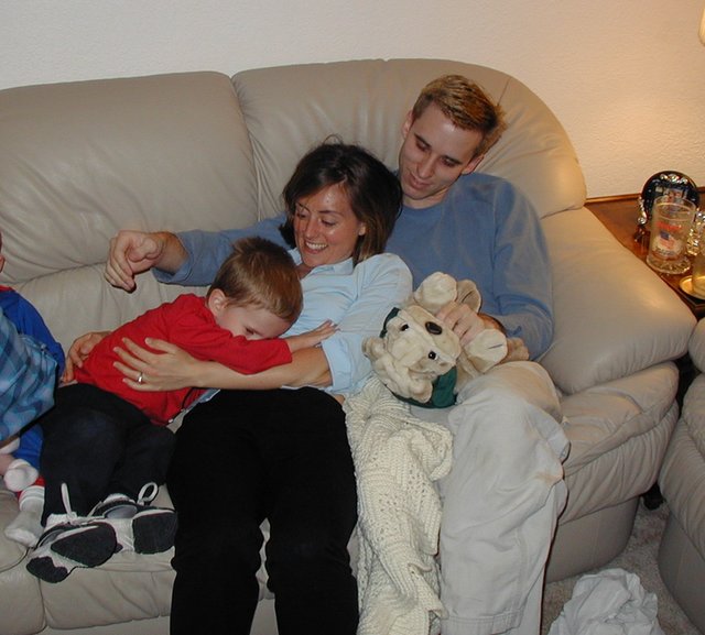 2002/02(February)/Melvin-Mary-Visit/640x480_2002-02-20-27-Chance-Heather-Josh.JPG