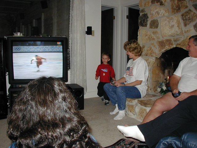 2002/02(February)/Melvin-Mary-Visit/640x480_2002-02-20-34-Chance-chasing-Vale.JPG