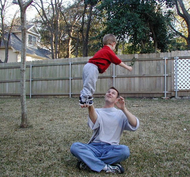 2002/02(February)/Melvin-Mary-Visit/640x480_2002-02-25-12-Chance-Justin-stunting.JPG