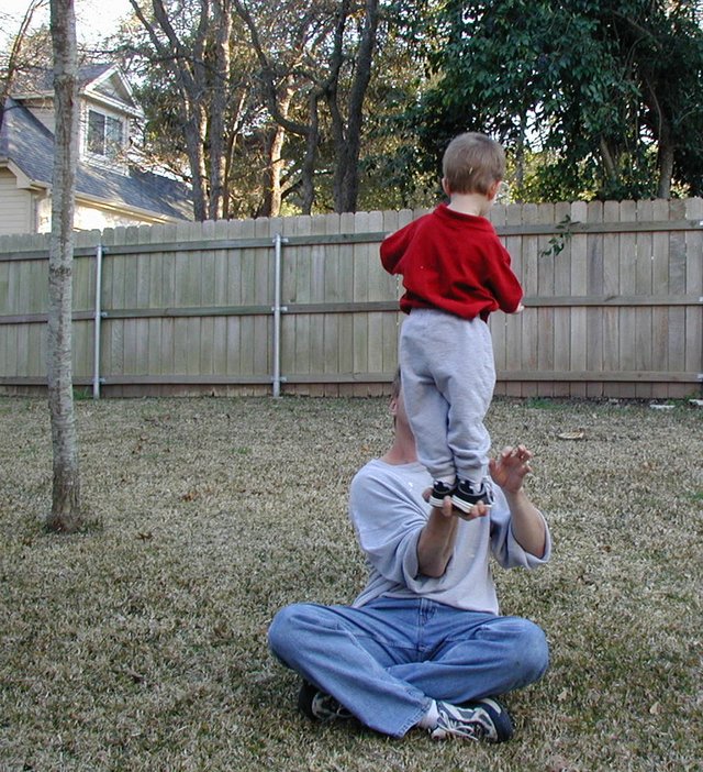 2002/02(February)/Melvin-Mary-Visit/640x480_2002-02-25-13-Chance-Justin-stunting.JPG