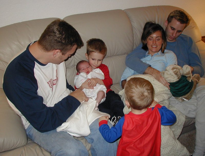 2002/02(February)/Melvin-Mary-Visit/800x600_2002-02-20-22-Justin-Kyla-Chance-Vale-Heather-Josh.JPG