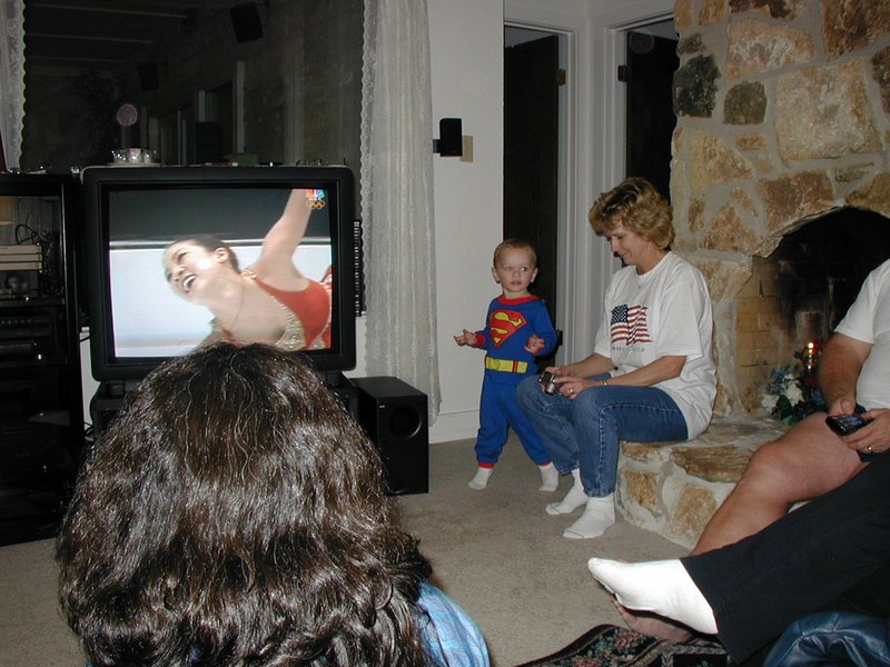 2002/02(February)/Melvin-Mary-Visit/800x600_2002-02-20-33-Vale-being-chased-by-Chance.JPG