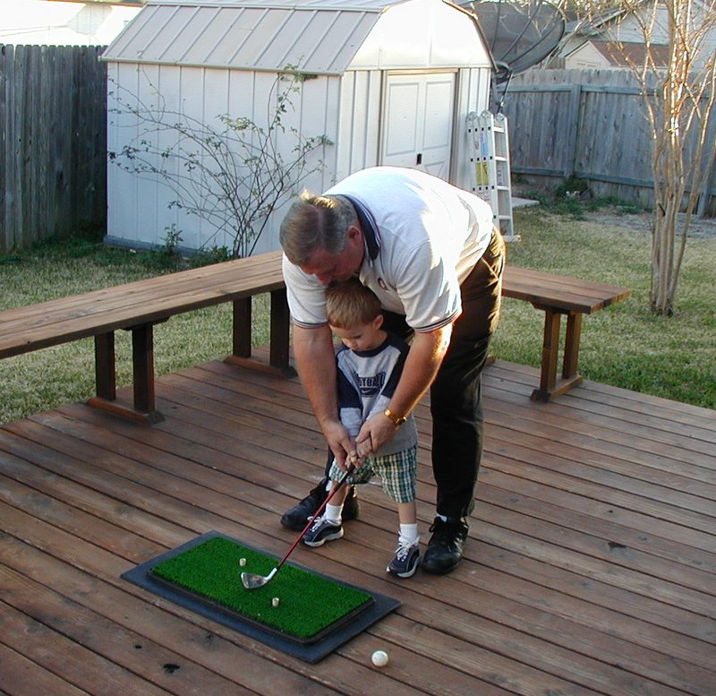 2002/02(February)/Melvin-Mary-Visit/800x600_2002-02-23-5-Chance-golfing-Jim.JPG