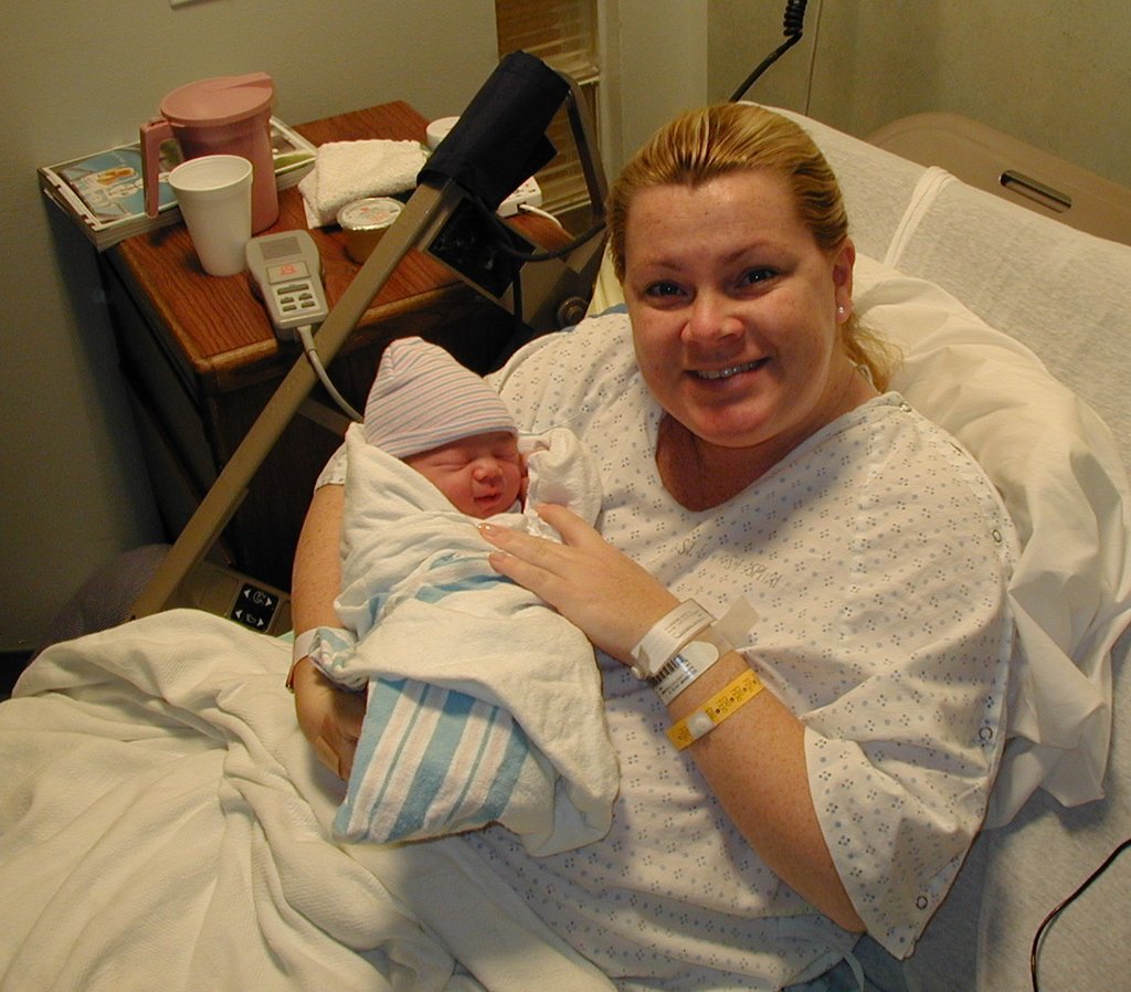 2002/02(February)/Misc/1024x768_2002-02-10-Kyla-2-Katie.JPG