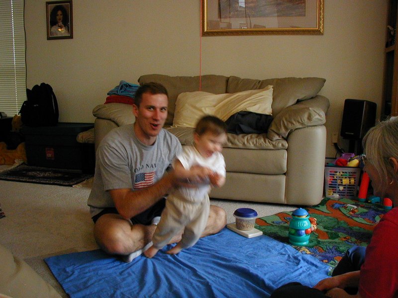 2002/02(February)/Misc/800x600_2002-02-17-Dax-learning-to-walk-09.JPG