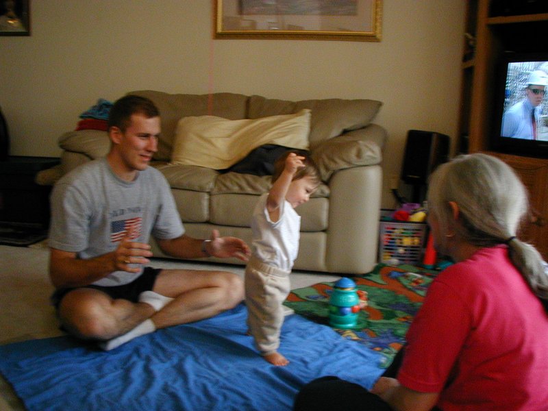 2002/02(February)/Misc/800x600_2002-02-17-Dax-learning-to-walk-28.JPG