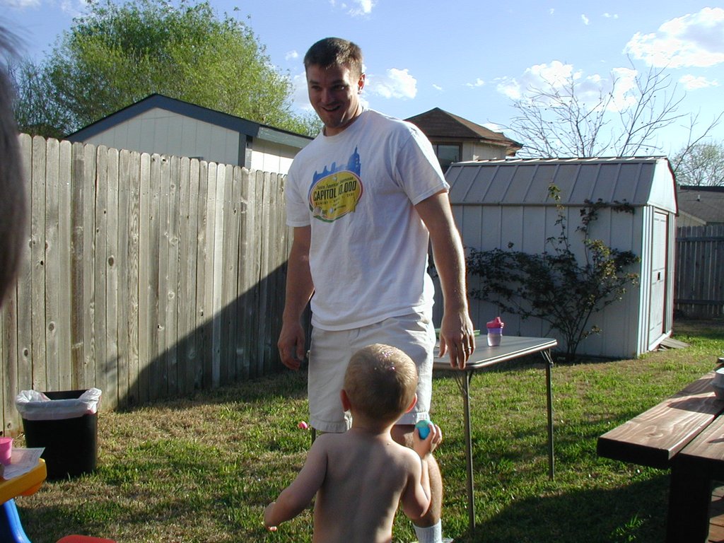 2002/03(March)/Easter/1024x768_2002-03-30-Easter-28-confetti-eggs-Justin-Vale.JPG