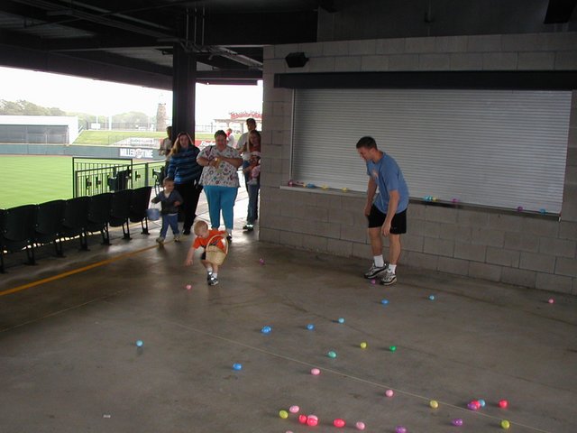 2002/03(March)/Easter/640x480_2002-03-30-Easter-08-Dell-Diamond-Vale-Justin.JPG