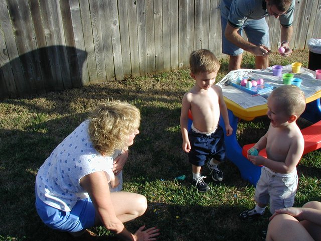 2002/03(March)/Easter/640x480_2002-03-30-Easter-12-confetti-eggs-Janeen-Chance-Vale.JPG