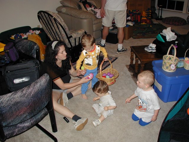 2002/03(March)/Easter/640x480_2002-03-30-Easter-37-Suzi-Chance-Dax-Vale.JPG