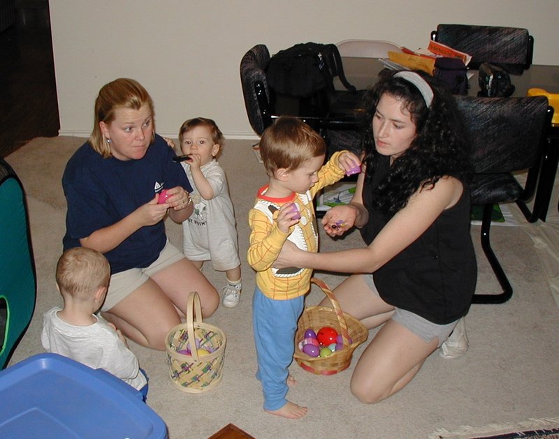 2002/03(March)/Easter/800x600_2002-03-30-Easter-36-Vale-Katie-Dax-Chance-Suzi.JPG