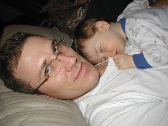 2002/03(March)/Misc/640x480_2002-03-01-Travis-Dax-sleeping.JPG
