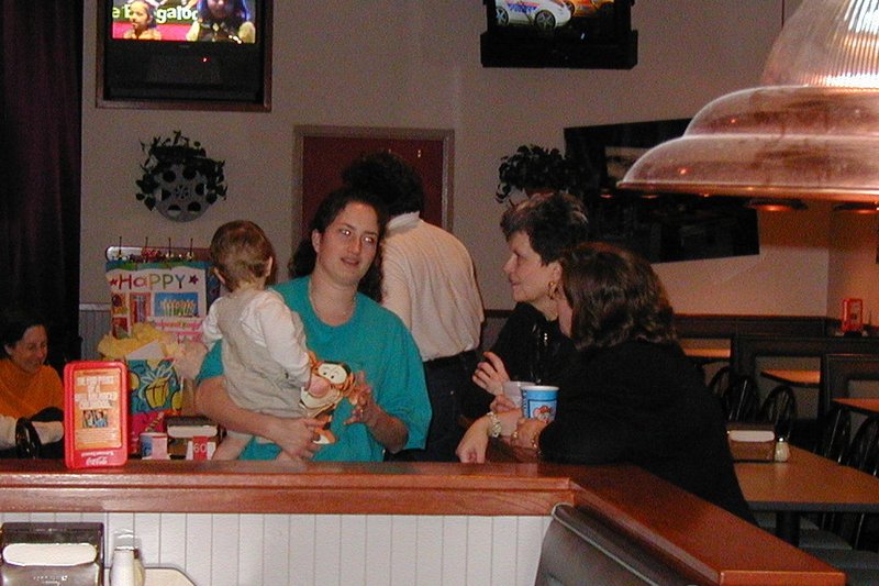 2002/03(March)/Misc/800x600_2002-03-18-5-Dax-Suzi.JPG