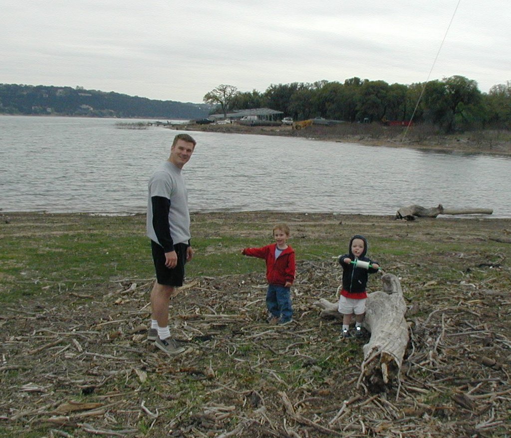 2002/04(April)/Camping/1024x768_2002-04-05-Pace-Bend-10-Chance-Vale-Justin.JPG