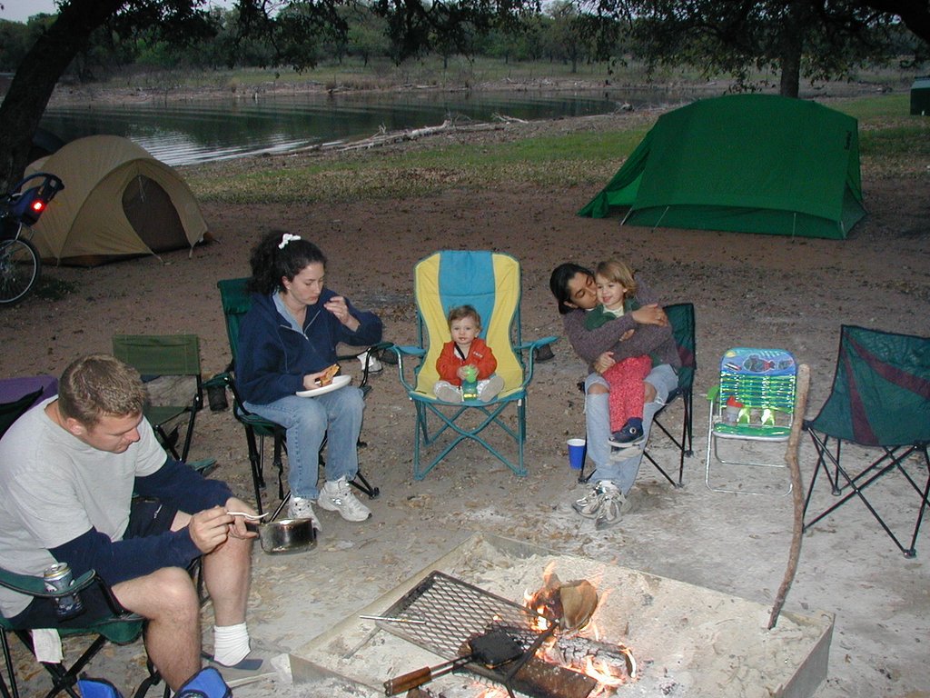 2002/04(April)/Camping/1024x768_2002-04-05-Pace-Bend-18-Justin-Suzi-Dax-Kavita-Kalyani.JPG