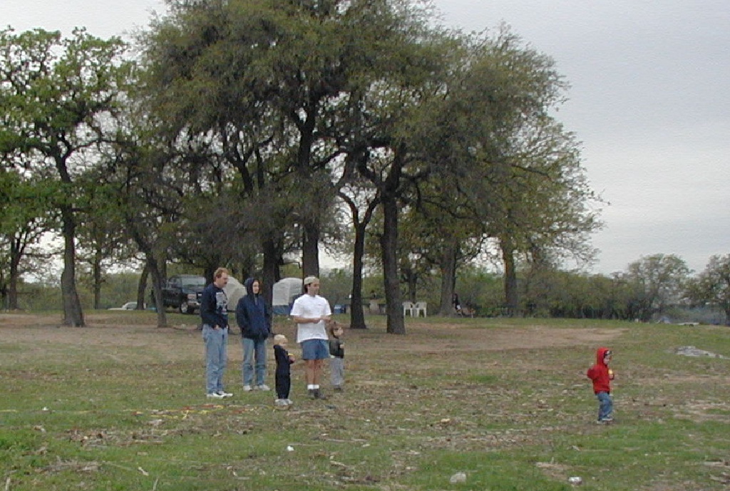 2002/04(April)/Camping/1024x768_2002-04-05-Pace-Bend-22-Doug-Suzi-Zen-Jim-Aaron-Chance.JPG