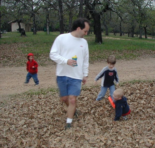 2002/04(April)/Camping/640x480_2002-04-05-Pace-Bend-12-Chance-Aaron-Vale-Jim.JPG