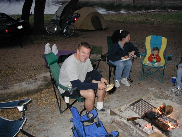 2002/04(April)/Camping/640x480_2002-04-05-Pace-Bend-19-Justin-Suzi-Dax.JPG