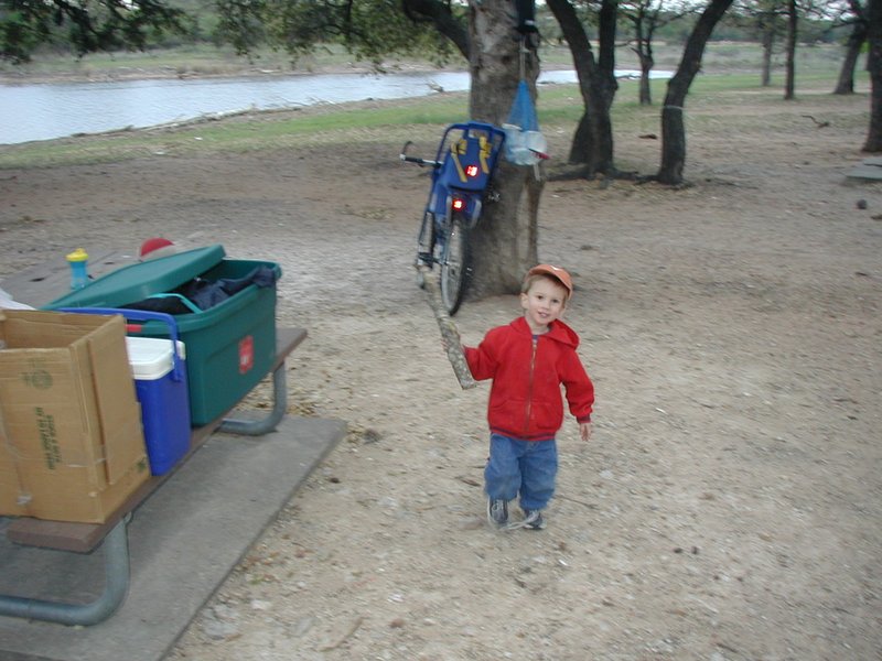 2002/04(April)/Camping/800x600_2002-04-05-Pace-Bend-03-Chance.JPG