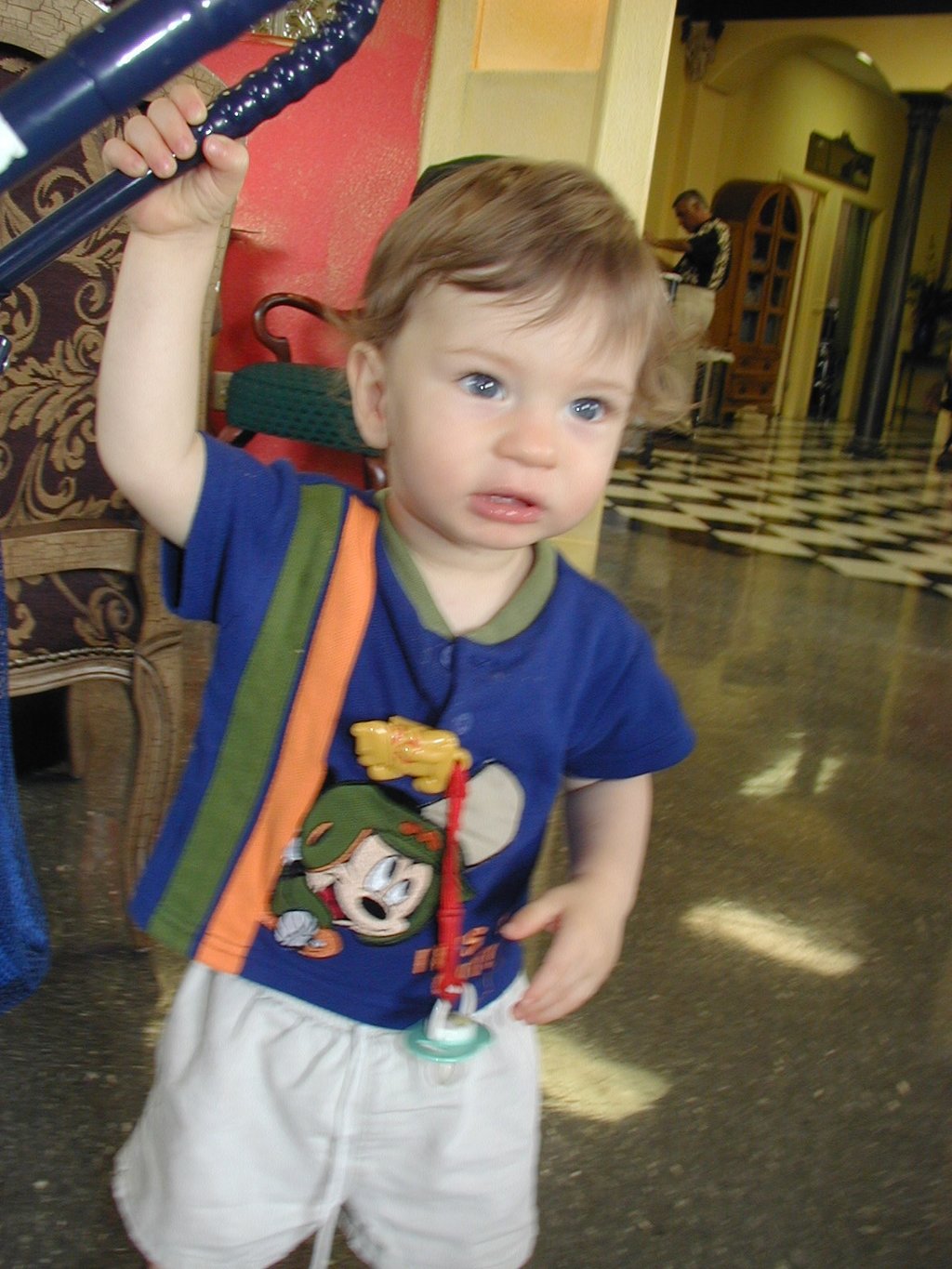 2002/04(April)/Misc/1024x768_2002-04-23-04-Dax-1st-Haircut.JPG