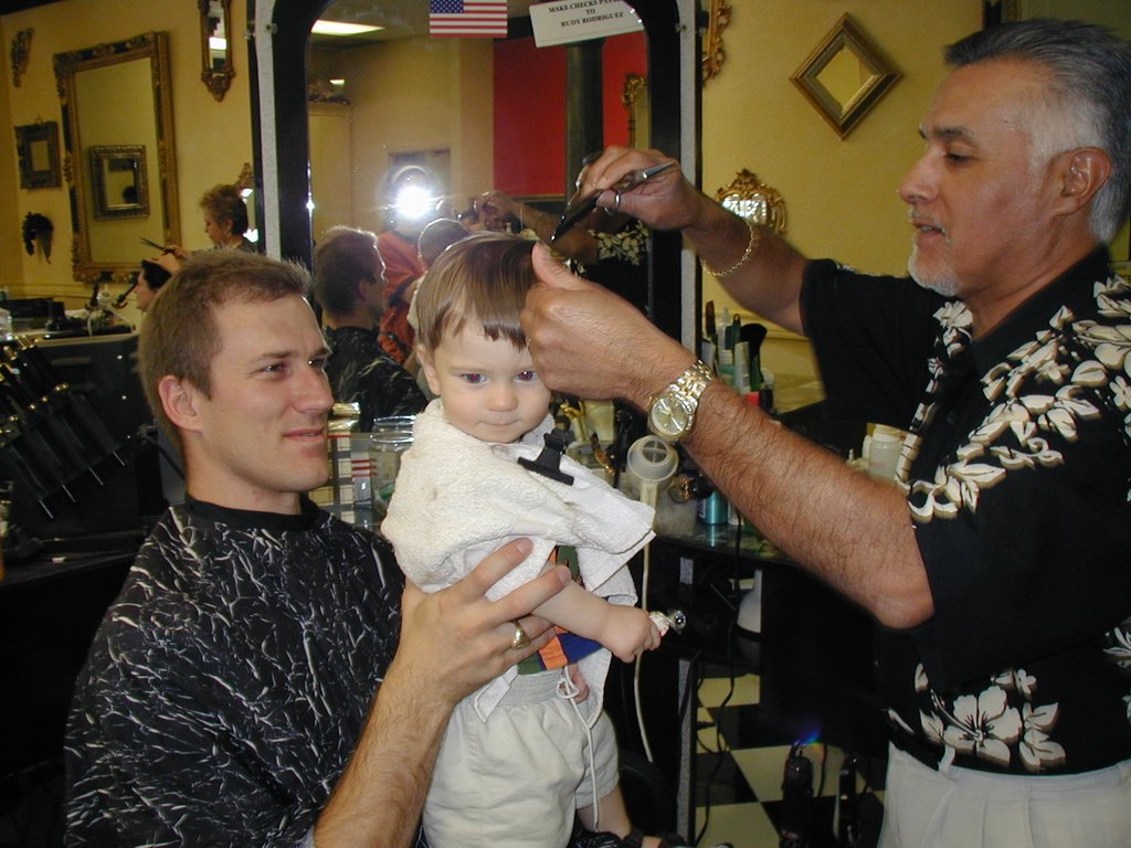2002/04(April)/Misc/1024x768_2002-04-23-25-Dax-1st-Haircut.JPG