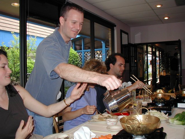 2002-04-13-PNO-Satay-4-Kevin-serving.JPG
