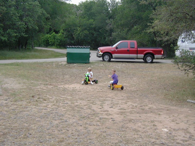 2002/05(May)/Camping/800x600_2002-05-02-Camping-Mckinney-Falls-3-Chance-Jack.JPG