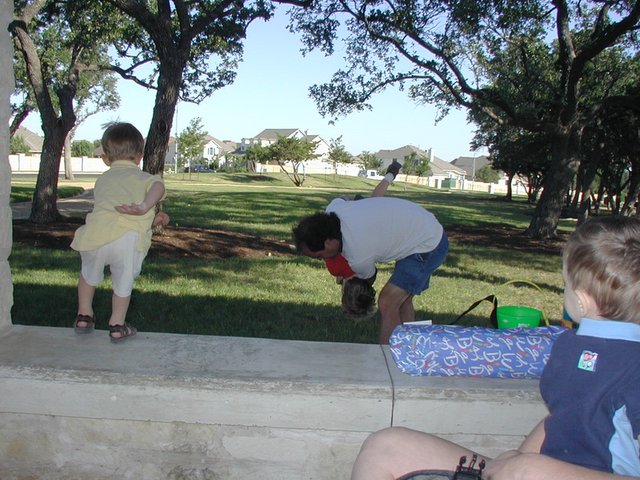 2002/05(May)/Jackson-Bday/640x480_2002-05-19-Jackson-Bday-09.JPG