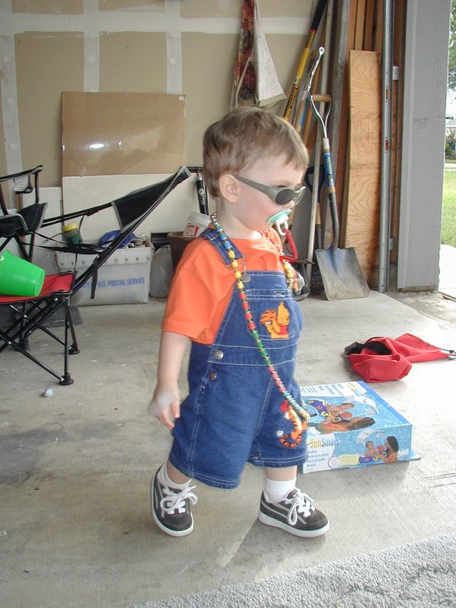 2002-05-27-1-Dax-sunglasses.JPG