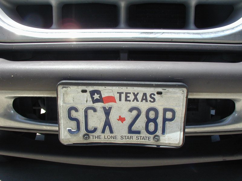 2002/05(May)/Misc/800x600_2002-05-14-Explorer-damaged-bumper-1.JPG