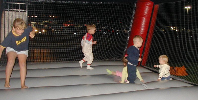 2002/05(May)/Misc/800x600_2002-05-18-RR-Express-07.JPG