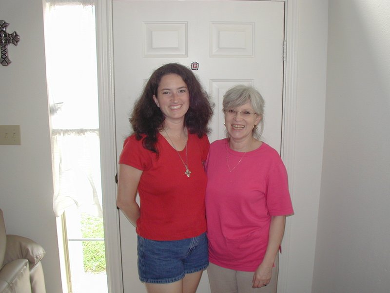 2002/05(May)/Misc/800x600_2002-05-24-Suzi-Susana-1.JPG
