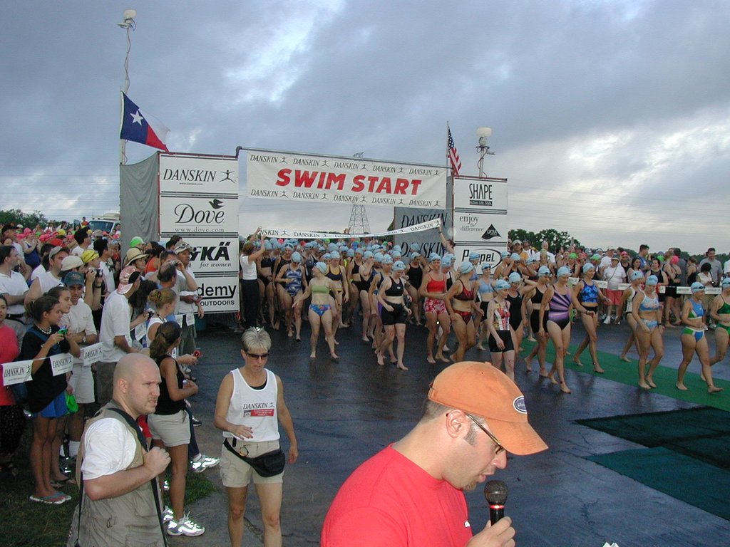 2002/06(June)/Danskin/1024x768_2002-06-09-Danskin-14.JPG