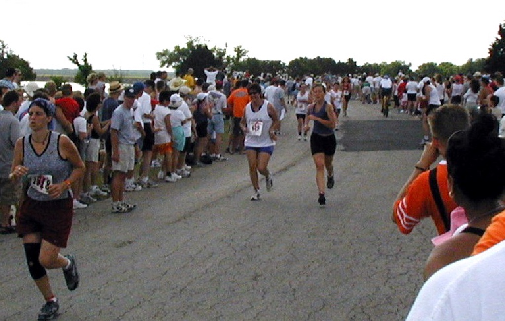 2002/06(June)/Danskin/1024x768_2002-06-09-Danskin-35-Heather-finish.JPG