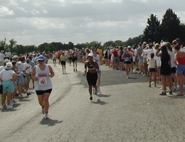 2002-06-09-Danskin-36-Suzi-finishing.JPG