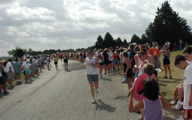 2002-06-09-Danskin-37-Suzi-finishing.JPG