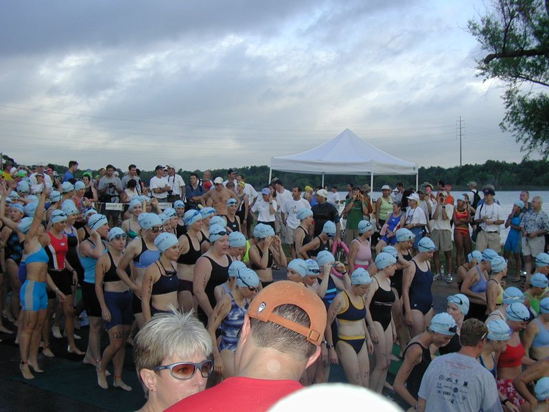 2002/06(June)/Danskin/800x600_2002-06-09-Danskin-15.JPG