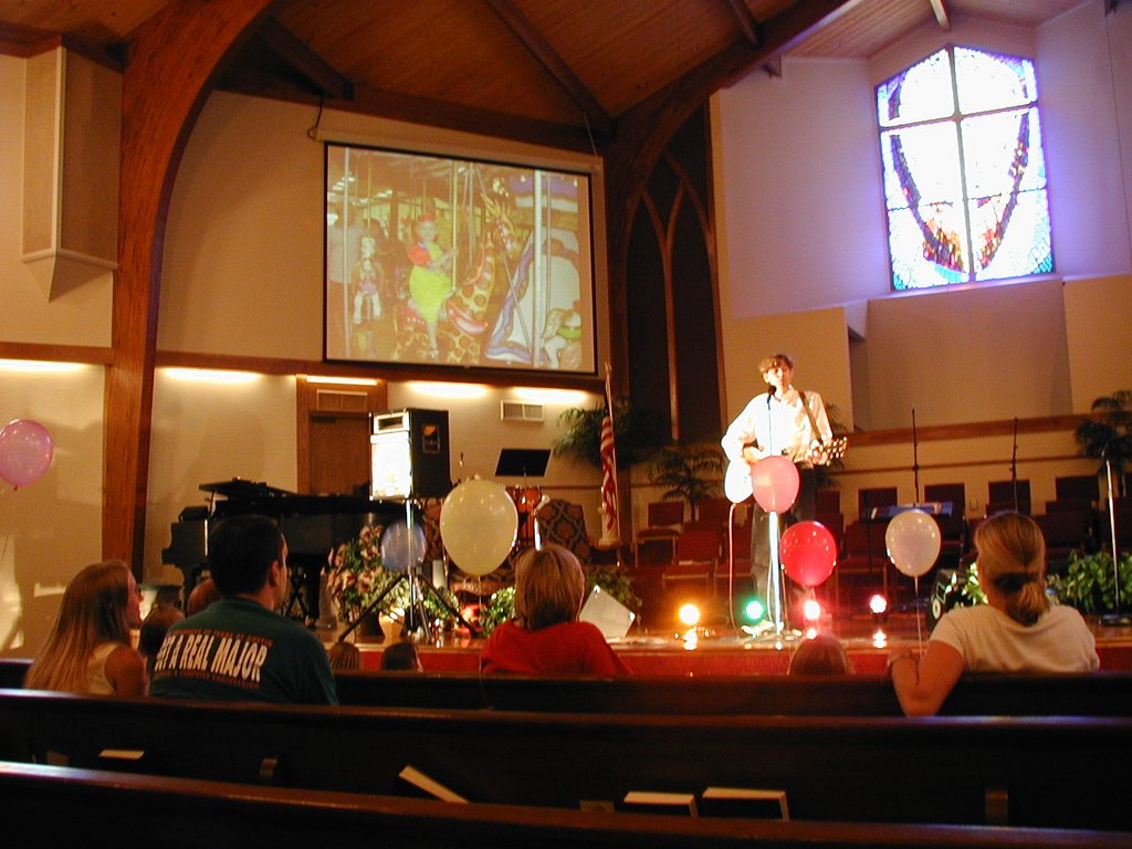 2002/06(June)/FindSabrina/1024x768_2002-06-01-FindSabrina-benefit-10.JPG