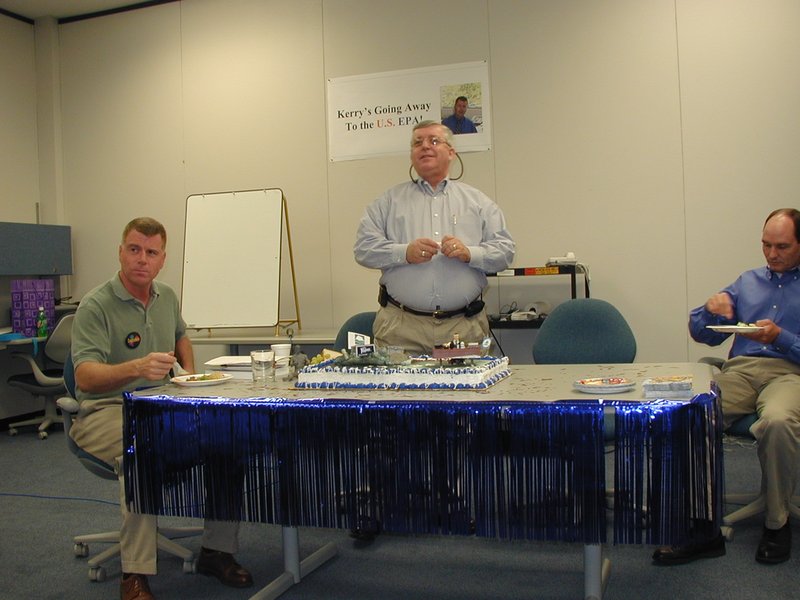 2002/06(June)/TNRCC/800x600_2002-06-28-TNRCC-03.JPG